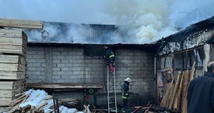 Van'da marangozlar sitesinde iş yeri yangını