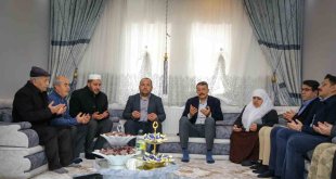 Vali Çelik, Bağışlı köyünde şehit ailesini ziyaret etti
