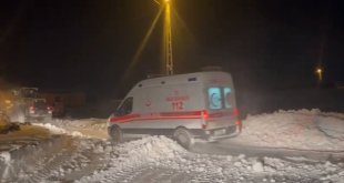 Kars'ta kar nedeniyle yolu kapanan köyde rahatsızlanan bebek için ekipler seferber oldu