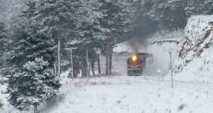 Ağrı'da kar etkili oldu