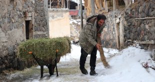 Erzurum'un kırsal mahallelerinde kışın yaşam zorlu geçiyor