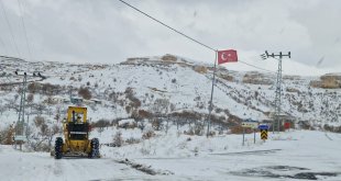 Malatya'da kar yağışı nedeniyle 129 köy yolu ulaşıma kapandı
