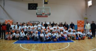 BİDEV'den Malatya'daki depremzede sporculara malzeme desteği