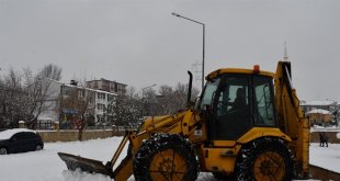 Bulanık'ta kar temizleme çalışması