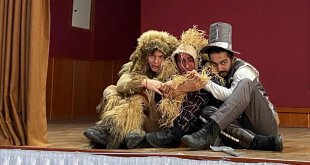 Sarıkamış'ta "Oz Büyücüsü" çocuk oyunu sergilendi