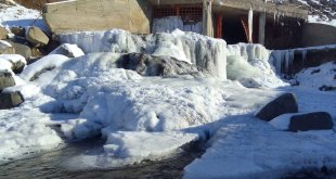 Termometrelerin gece eksi 23' ü gösterdiği Ağrı buz kesti