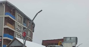 Çukurca Belediyesinden kar temizleme çalışması
