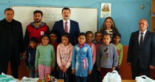 Diyadin Kaymakamı Mustafa Karali, Pirali Köyü İlköğretim Okulu'nu Ziyaret Etti