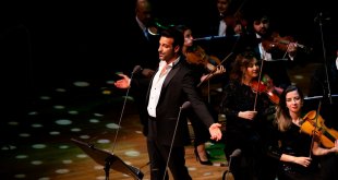 Limak Filarmoni Orkestrası yılın ikinci konserini İzmir'de verdi