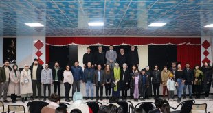 Diyadin'de "Şahidimiz Anadolu" Tiyatro Gösterisi Büyük Beğeni Topladı