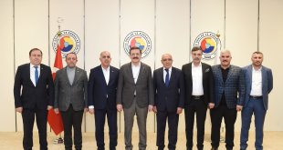TOBB Başkanı Hisarcıklıoğlu, Doğu Anadolu Bölgesi Ticaret ve Sanayi Odaları Başkanları ile Bir Araya Geldi