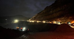 Erzincan'da kayıp işçileri arama çalışmaları 5'inci gününde sürdü