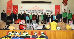 Ağrı Gençlik Merkezleri ve Amatör Spor Kulüplerine Malzeme Desteği