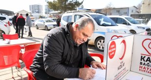 Yeşilyurt belediye personeli kan verdi