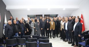 AK Parti Van Büyükşehir Belediye Başkan adayı Arvas'tan esnaf ziyareti