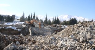 İnönü Üniversitesi depremin yaralarını sarıyor