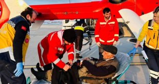 Van'da kalp krizi geçiren hasta ambulans helikopterle hastaneye ulaştırıldı