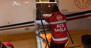 Van'da ambulans uçak 10 günlük bebek için havalandı