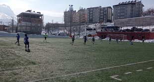 Yüksekova Belediye Spor liderliğini sürdürdü