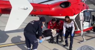 Van'da 19 yaşındaki hasta ambulans helikopterle hastaneye ulaştırıldı