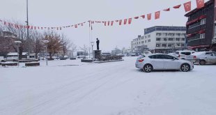 Malazgirt'te kar yağışı