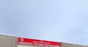 Ağrı'da toplamda 15 yıl hapis cezası olan 2 firari yakalandı