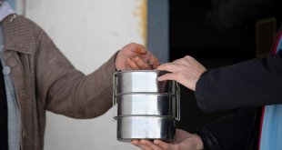 Ağrı'da ihtiyaç sahibi ailelere her gün sıcak yemek ulaştırılıyor