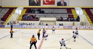 ÜNİLİG Buz Hokeyi müsabakaları Erzurum'da başladı