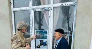 Ağrı'da dolandırıcılık suçlarına karşı jandarma bilgilendirme yaptı