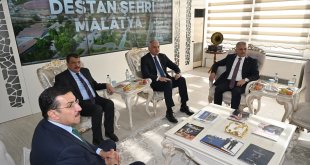 Kültür ve Turizm Bakanı Ersoy, depremlerden etkilenen Malatya'da konuştu: