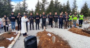 Başkan Zelyurt, Doğanşehir'de depremlerde hayatını kaybedenlerin mezarlarını ziyaret etti