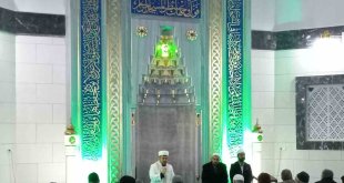 Ağrı'da depremde hayatını kaybedenler anıldı