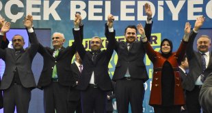 AK Parti'li Yılmaz, Van'da ilçe belediye başkan adayları tanıtım töreninde konuştu: