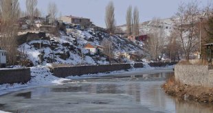 Kars Çayı'nın buzları çözüldü