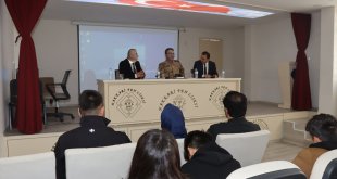 Tuğgeneral Çarıkcıoğlu, Hakkari Fen Lisesi'nde öğrencilerle bir araya geldi