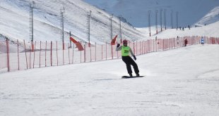 Üniversiteler Arası Türkiye Snowboard ve Alp Disiplini Şampiyonası, Erzurum'da yapıldı