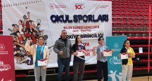 Bilek güreşi şampiyonasında Türkiye ikincisi oldu