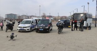 Ağrı İl Emniyet Müdürlüğü envanterine kattığı araçları tanıttı