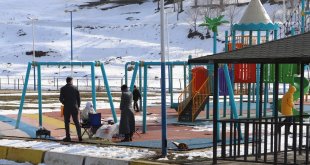 Ağrı'da bahar havası etkili oldu, vatandaşlar pikniğe koştu