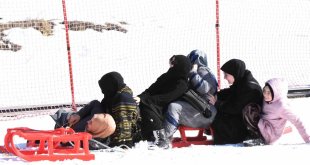 Palandöken'de yediden yetmişe kayak coşkusu