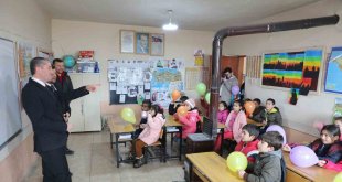 Ağrı'da öğrencilere kışlık yardım