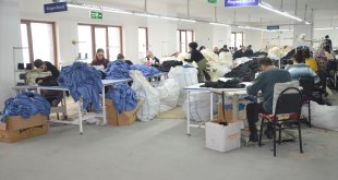 Hakkarili girişimci Yüksekova'dan yurt dışına tekstil ürünleri gönderiyor