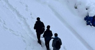 Hakkari ve Yüksekova'da taşımalı eğitime kar engeli
