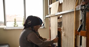 Yeşilyurt'ta geleneksel halı dokumacılığı yaşatılıyor