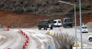 Erzincan'da maden ocağında toprak altında kalan işçileri arama çalışmaları sürüyor