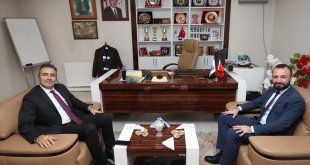 Ardahan Valisi Hayrettin Çiçek, AA Erzurum Bölge Müdürlüğünü ziyaret etti