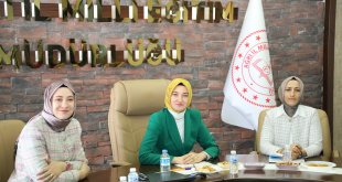 Ağrı Valisi ve eşi hayatlara dokunuyor