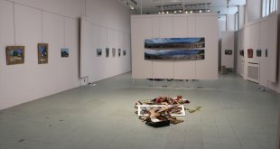 Depremden kurtulan öğrenci afetin acı yüzünü fotoğraflarla anlattı