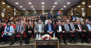 AK Parti Grup Başkanvekili Gül, Van'da Proje Tanıtım Toplantısı'nda konuştu: