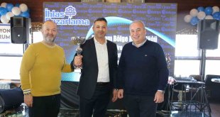 İhlas Pazarlama Genel Müdürü Orhan Korkusuz şampiyon ekibi ödüllendirdi